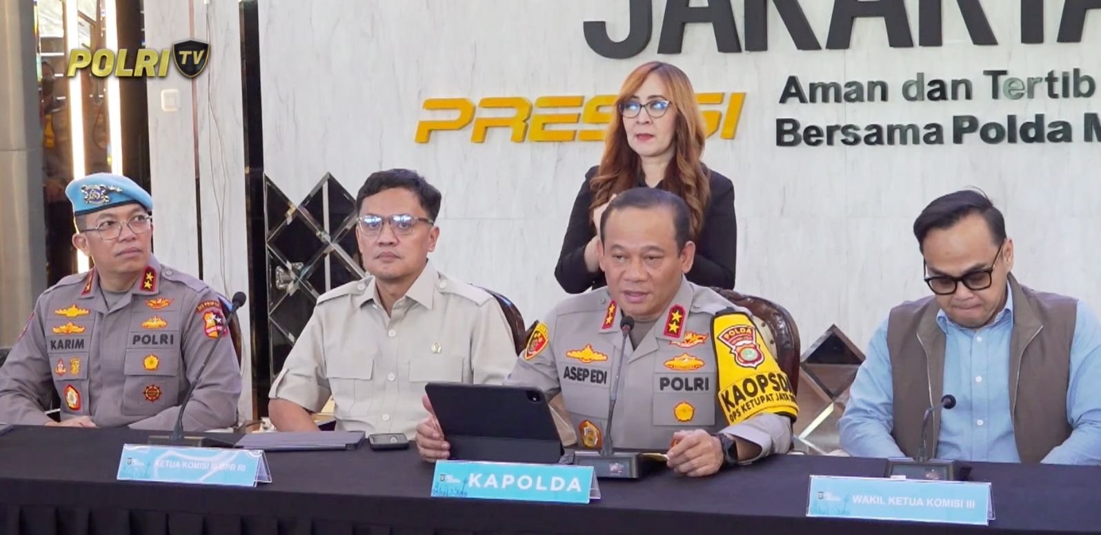 POLISI MEMERIKSA 86 CCTV UNTUK DAPATKAN IDENTITAS PELAKU PENYIRAMAN AIR KERAS